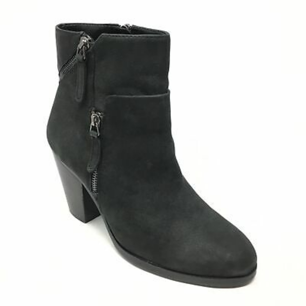 Vince  Camuto Hinnegan Boots Size 7.5